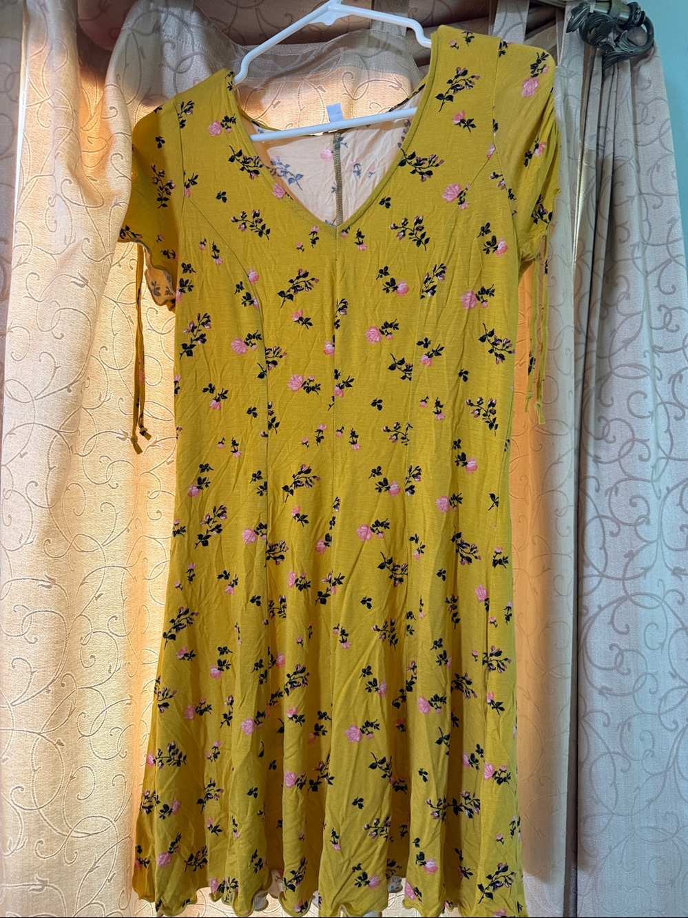 Women's Loverfire Medium Yellow Floral V-Neck Dress